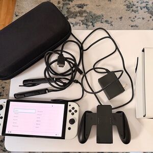 Rarely used, no box, Nintendo Switch OLED Model with White Joy-Con